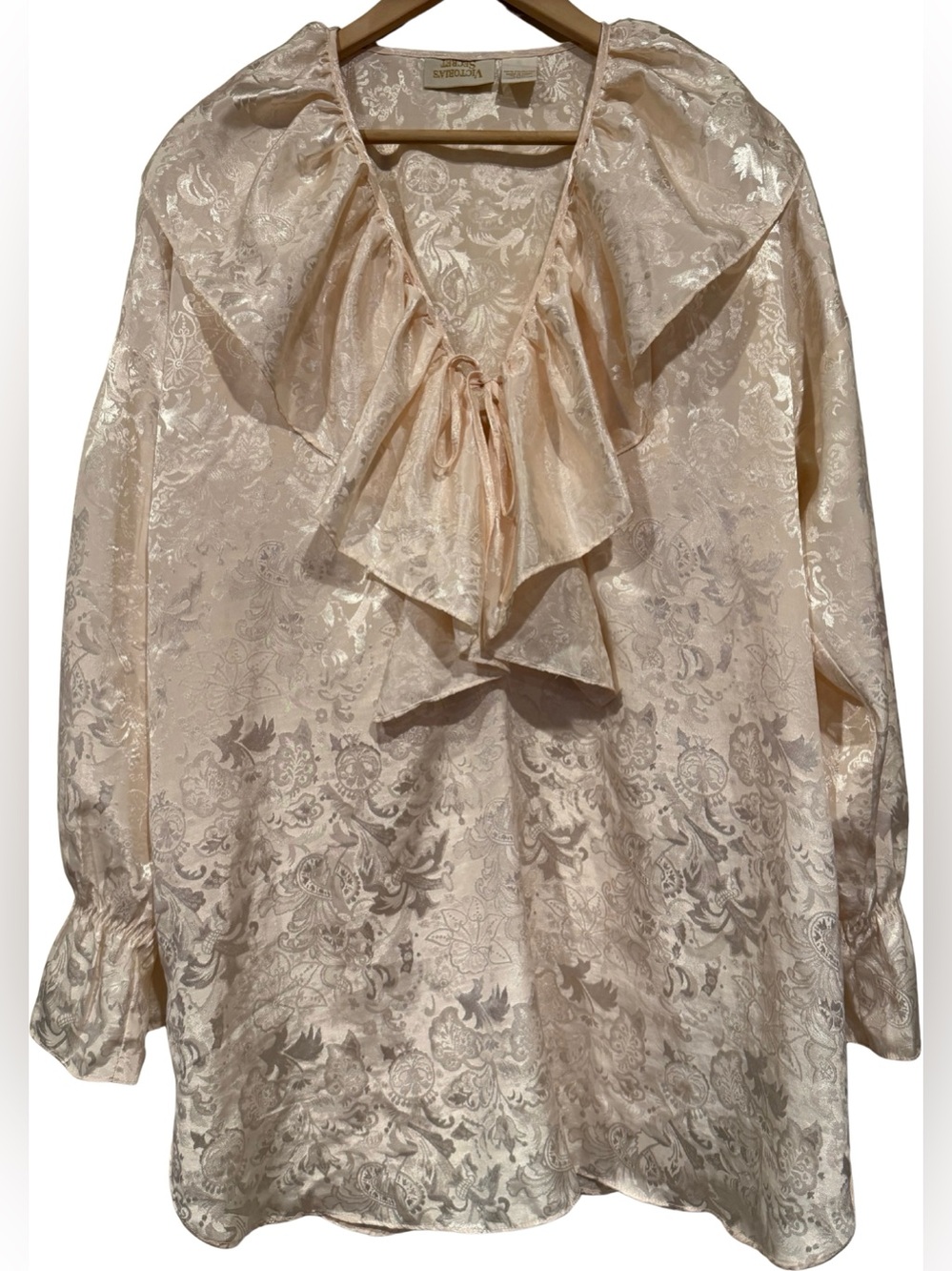 Victoria’s Secret Gold Label Vintage Damask Jacquard Champagne Tie Front Peignor